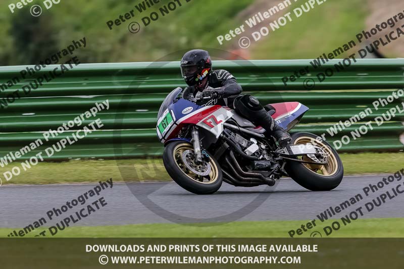 Vintage motorcycle club;eventdigitalimages;mallory park;mallory park trackday photographs;no limits trackdays;peter wileman photography;trackday digital images;trackday photos;vmcc festival 1000 bikes photographs